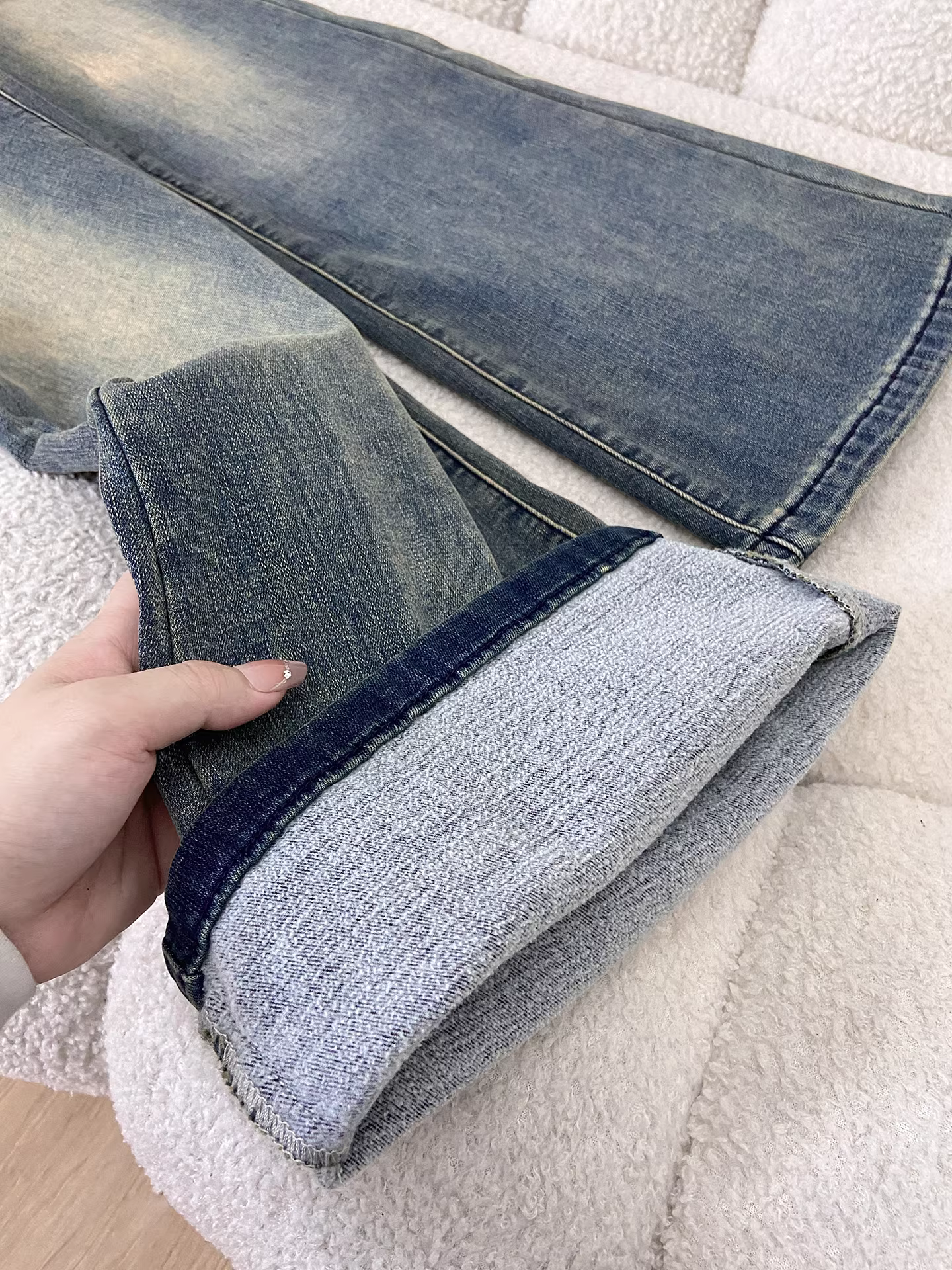 Quần jeans ống loe lót lông dày kiểu La Chapelle dành cho nữ, mẫu mới thu đông 2025, cạp cao, dáng nhỏ nhắn