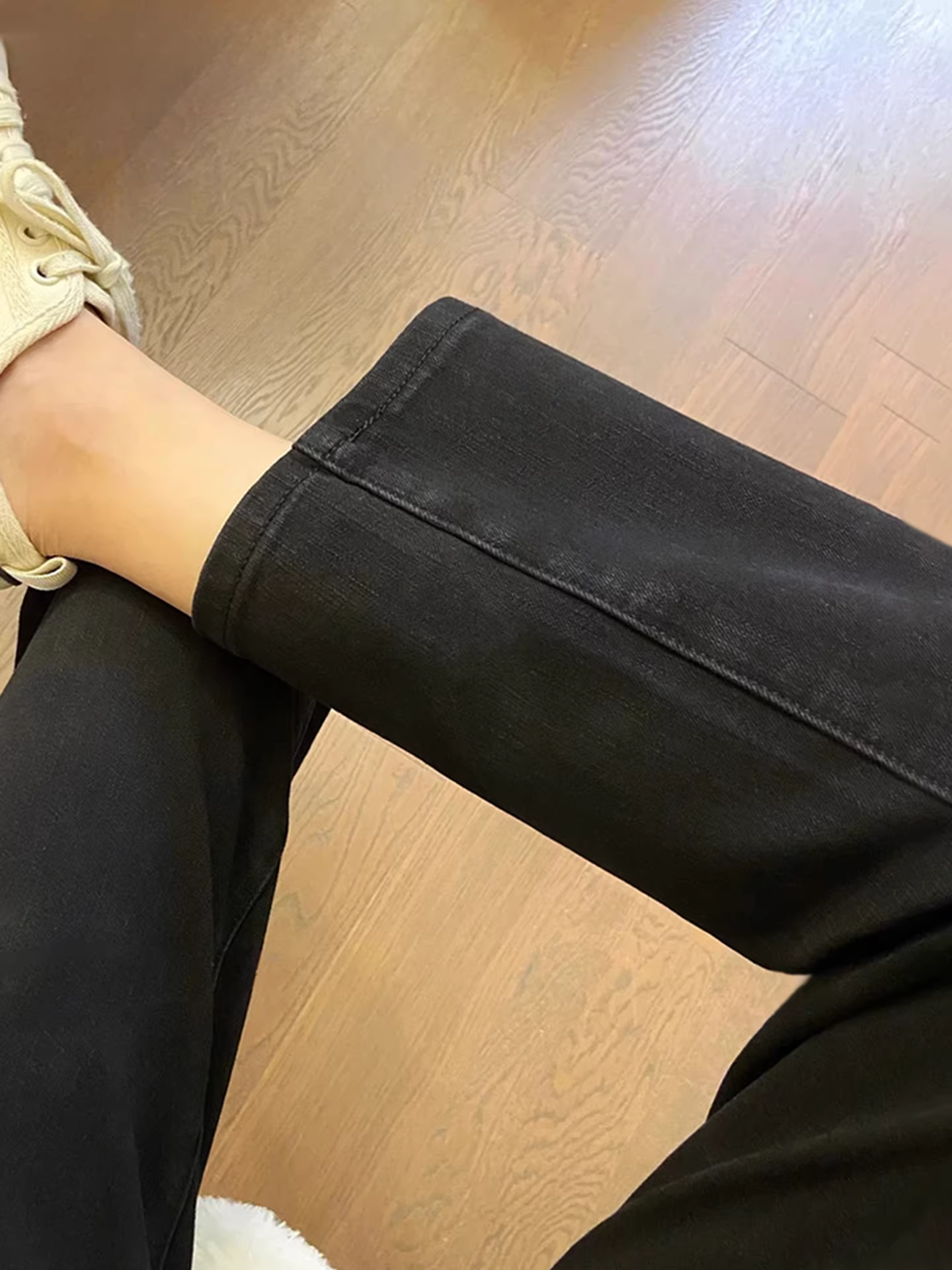 Quần jeans đen dáng rộng La Chapelle dành cho nữ, mẫu mới thu đông 2025, cạp cao, chất liệu lông cừu, dáng thẳng