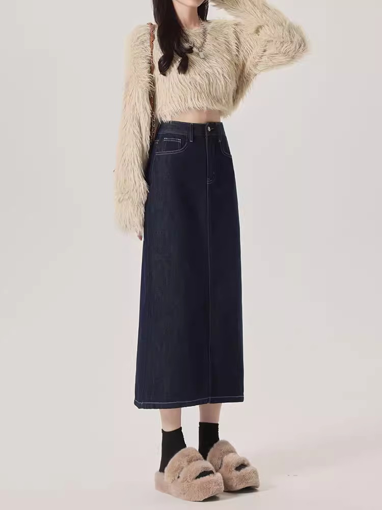 Chân váy denim xẻ tà màu xanh denim La Chapelle dành cho nữ, mẫu mới thu đông 2025, cạp cao, dáng chữ A, dài qua gối.