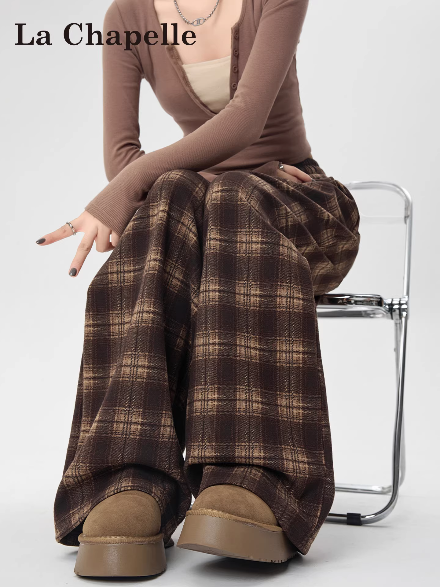 Quần âu kẻ ca rô nâu La Chapelle Melard dành cho nữ, mẫu mới thu đông 2025, lót lông dày, ống rộng