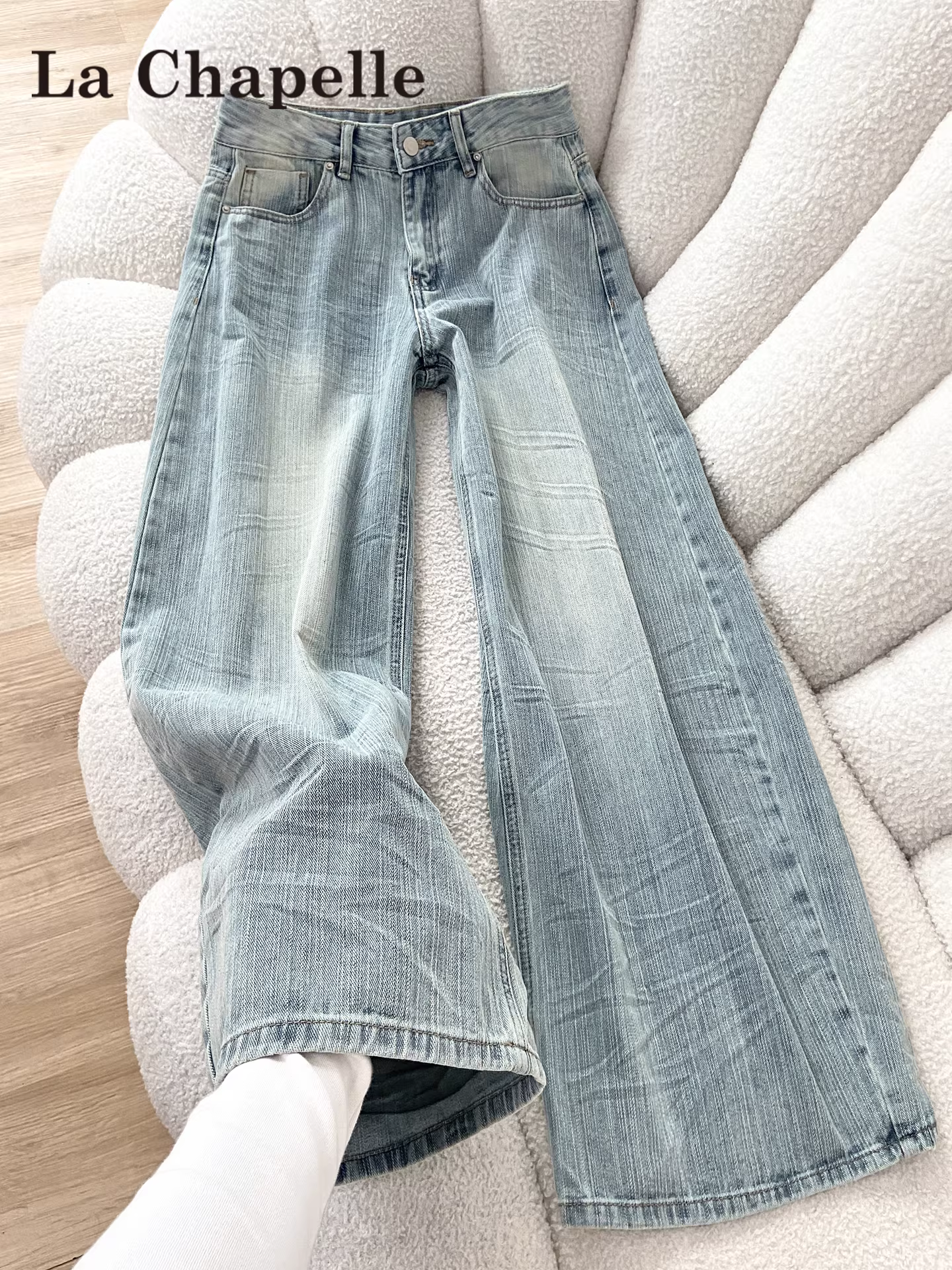Quần jeans ống rộng màu sáng, vạt cong La Chapelle dành cho nữ, mẫu mới thu đông 2025, cạp cao, dáng nhỏ nhắn, xếp ly, ống thẳng