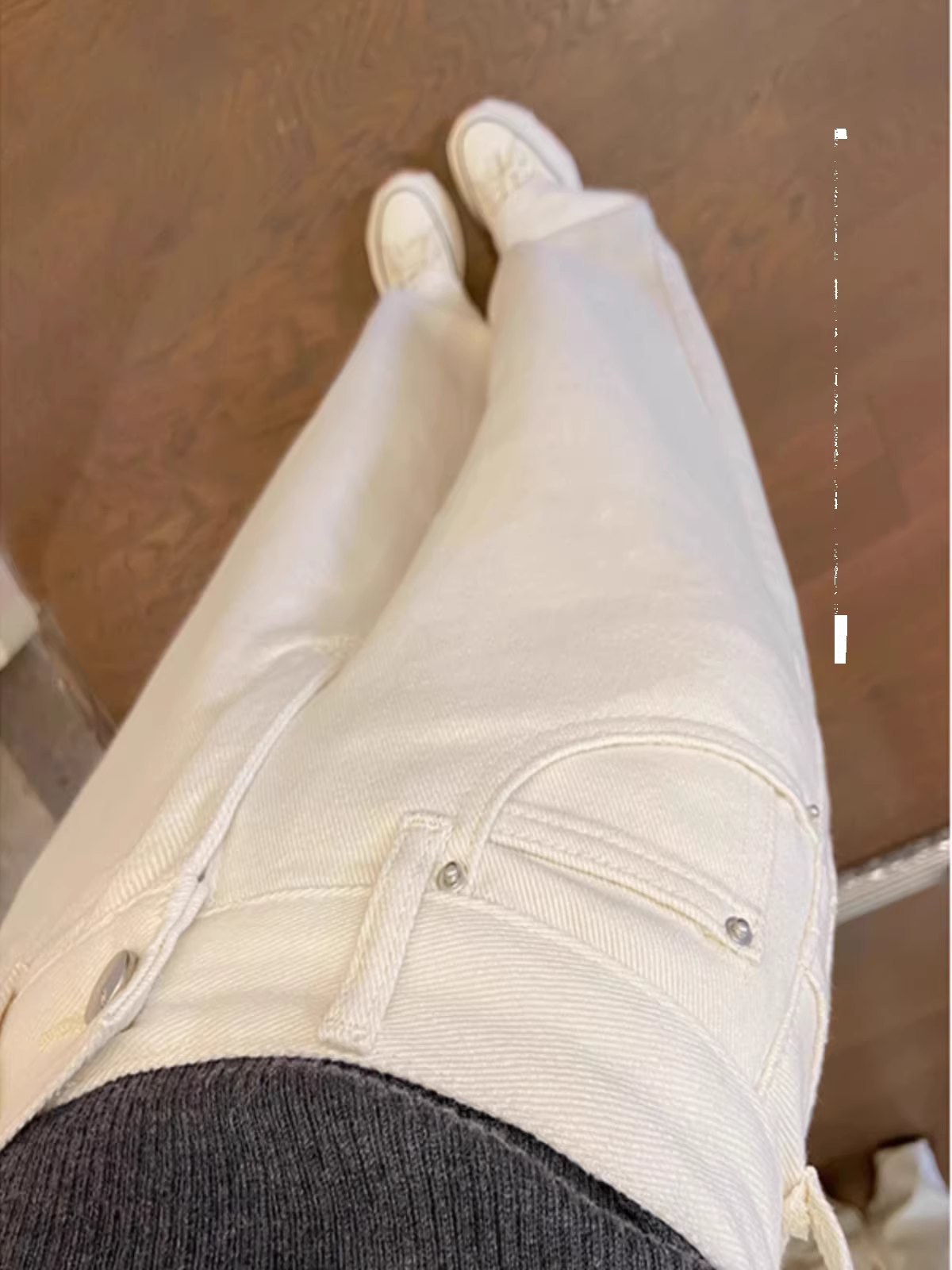 Quần jeans trắng dáng rộng ống rộng La Chapelle dành cho nữ, mẫu mới thu đông 2025, lót lông, cạp cao, dáng suông.