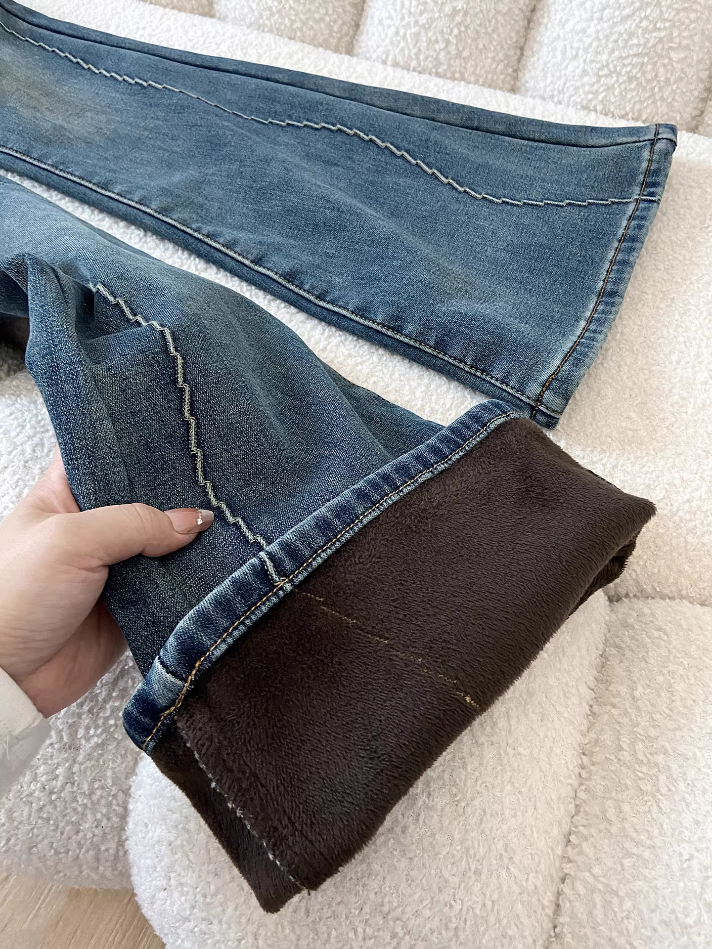 Quần jeans ống loe dày dặn lót lông cừu La Chapelle dành cho nữ, mẫu mới thu đông 2025, cạp cao