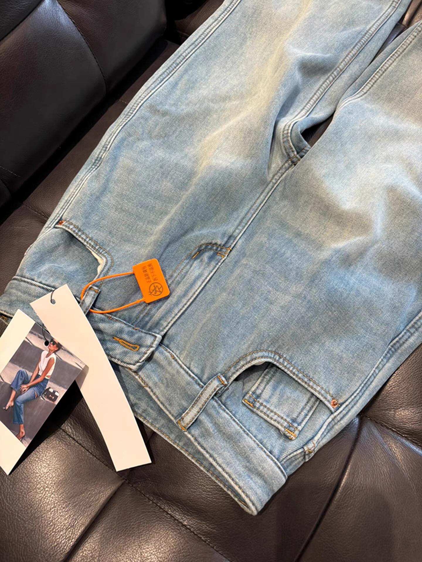 Quần jeans ống rộng dáng suông dày dặn lót lông màu sáng La Chapelle dành cho nữ, mẫu mới thu đông 2025, cạp cao