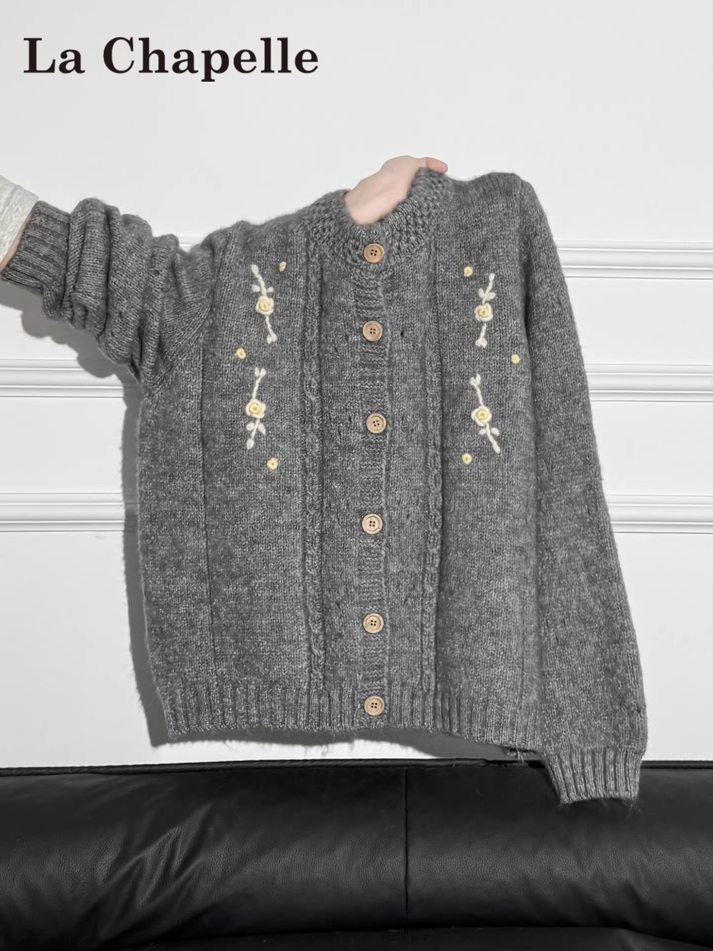 Áo len dệt kim cổ tròn tay dài màu xám La Chapelle dành cho nữ, mẫu mới thu đông 2025, kiểu dáng rộng rãi