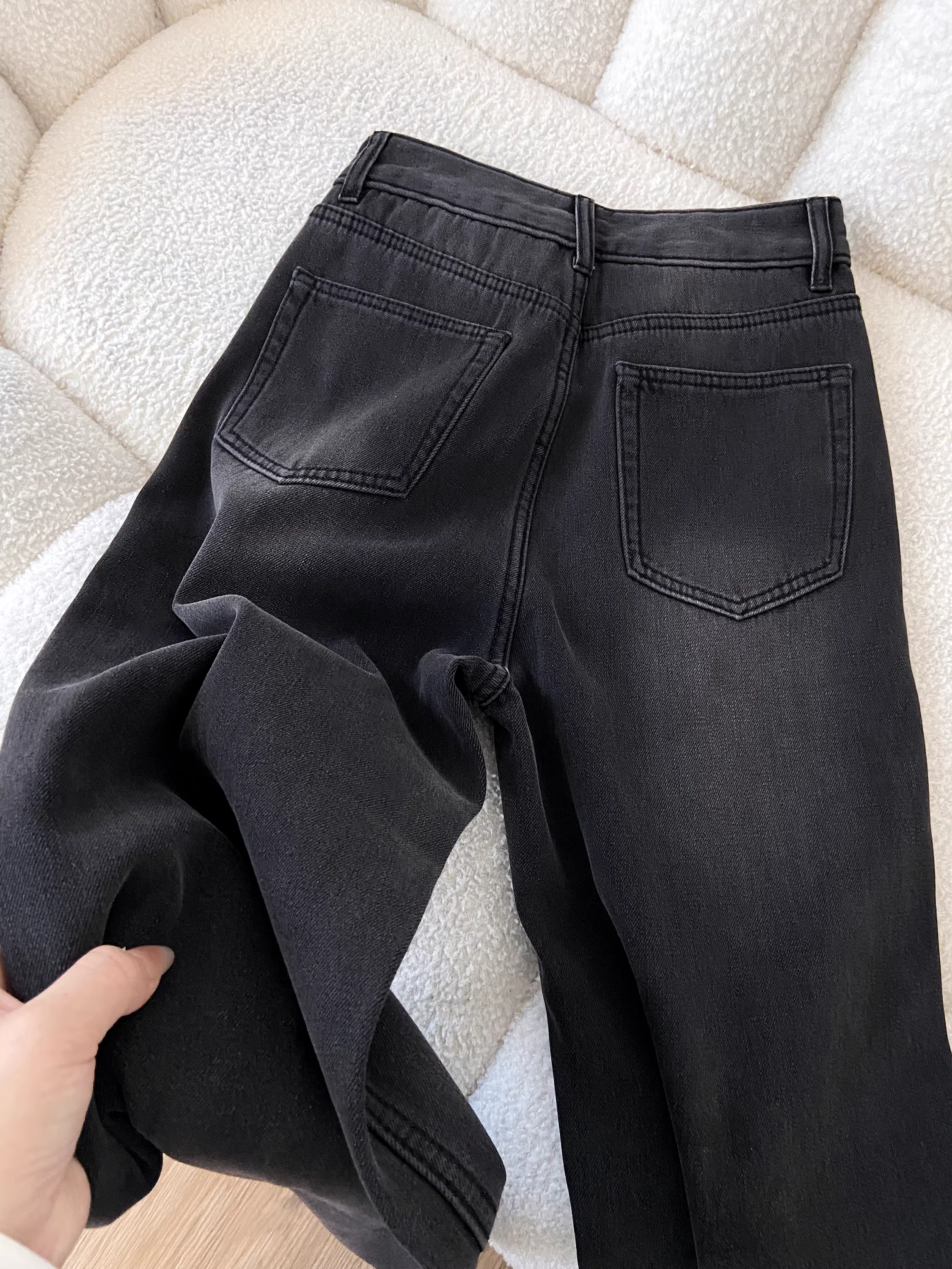 Quần jeans ống rộng dày dặn lót lông cừu đen La Chapelle dành cho nữ, kiểu dáng ôm sát, thẳng, mới thu đông 2025