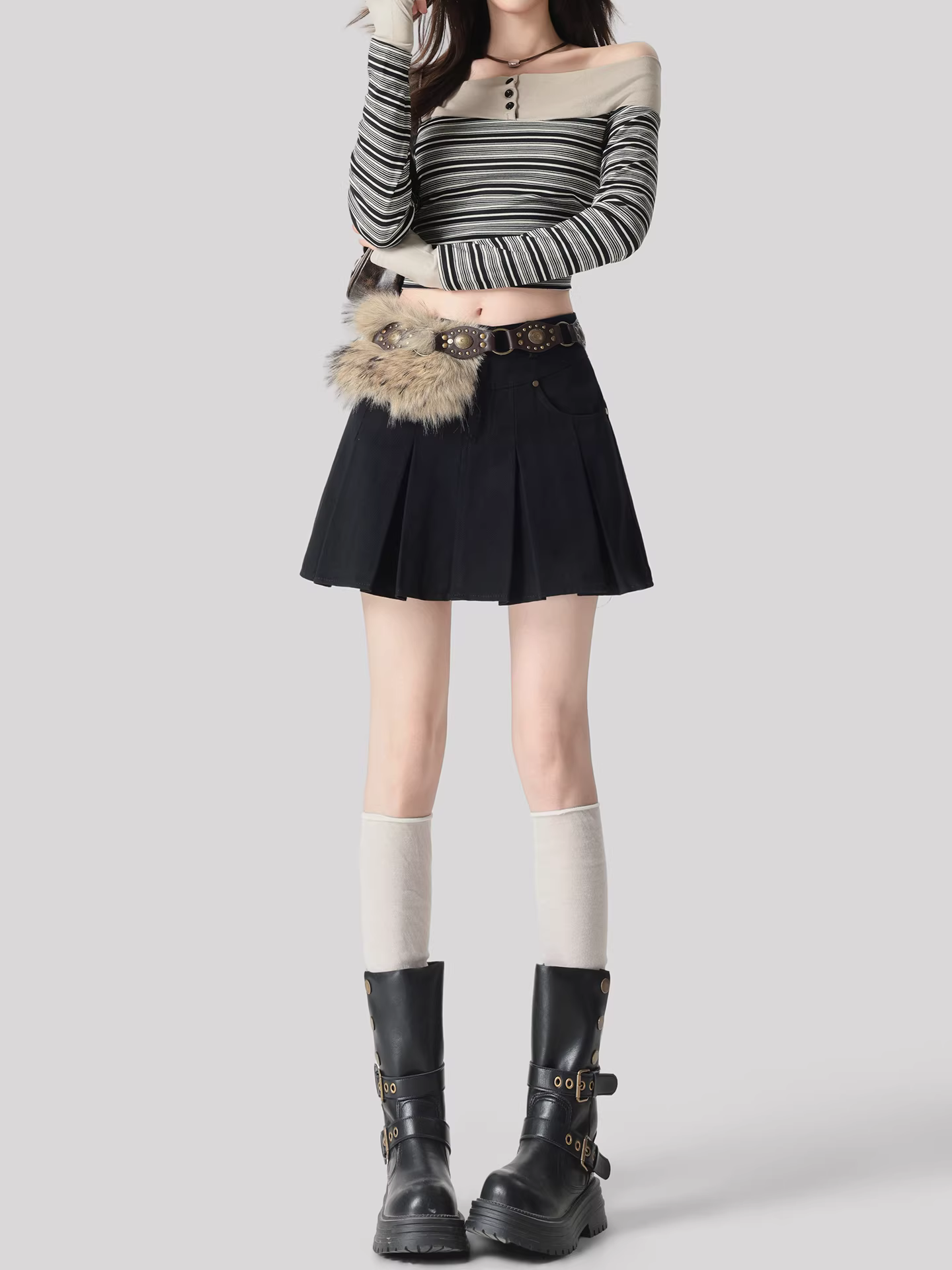 Chân váy ngắn đen La Chapelle cao eo dành cho nữ, mẫu mới thu đông 2025, dáng chữ A xếp ly, size nhỏ nhắn