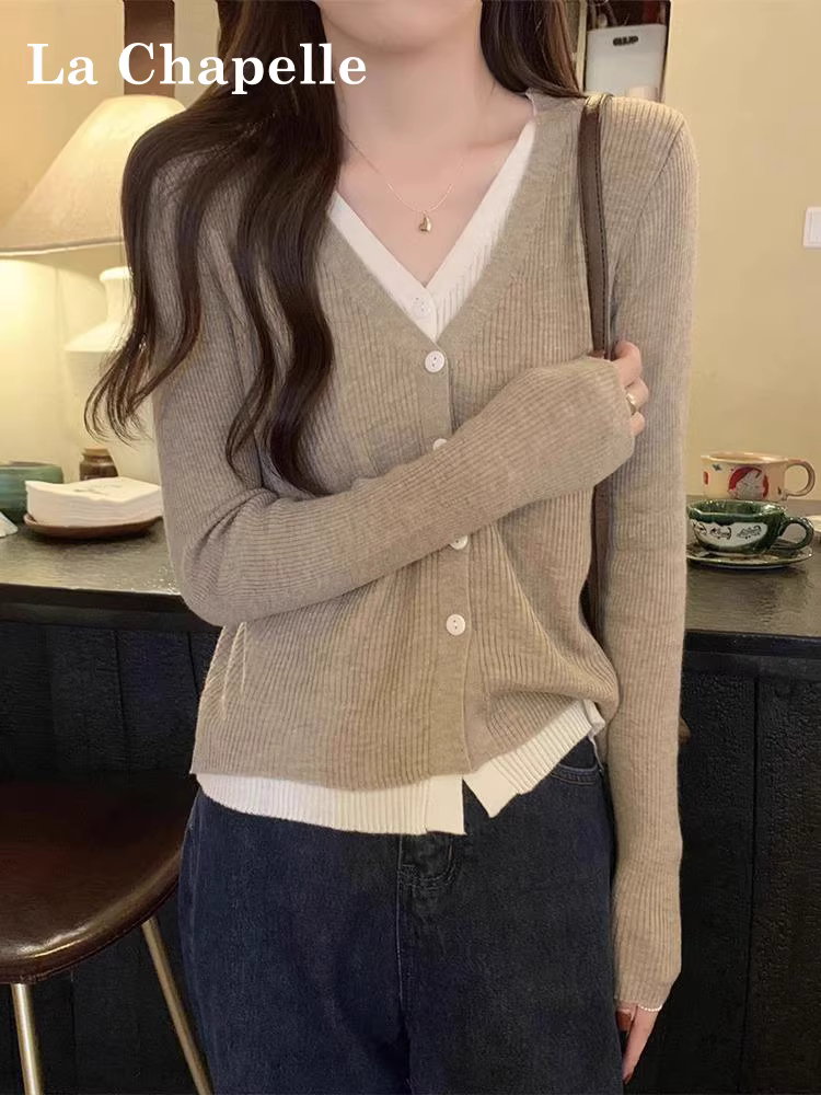 Áo len nữ cổ chữ V tay dài La Chapelle, kiểu mới thu đông 2025, áo lót giả hai lớp ôm dáng.