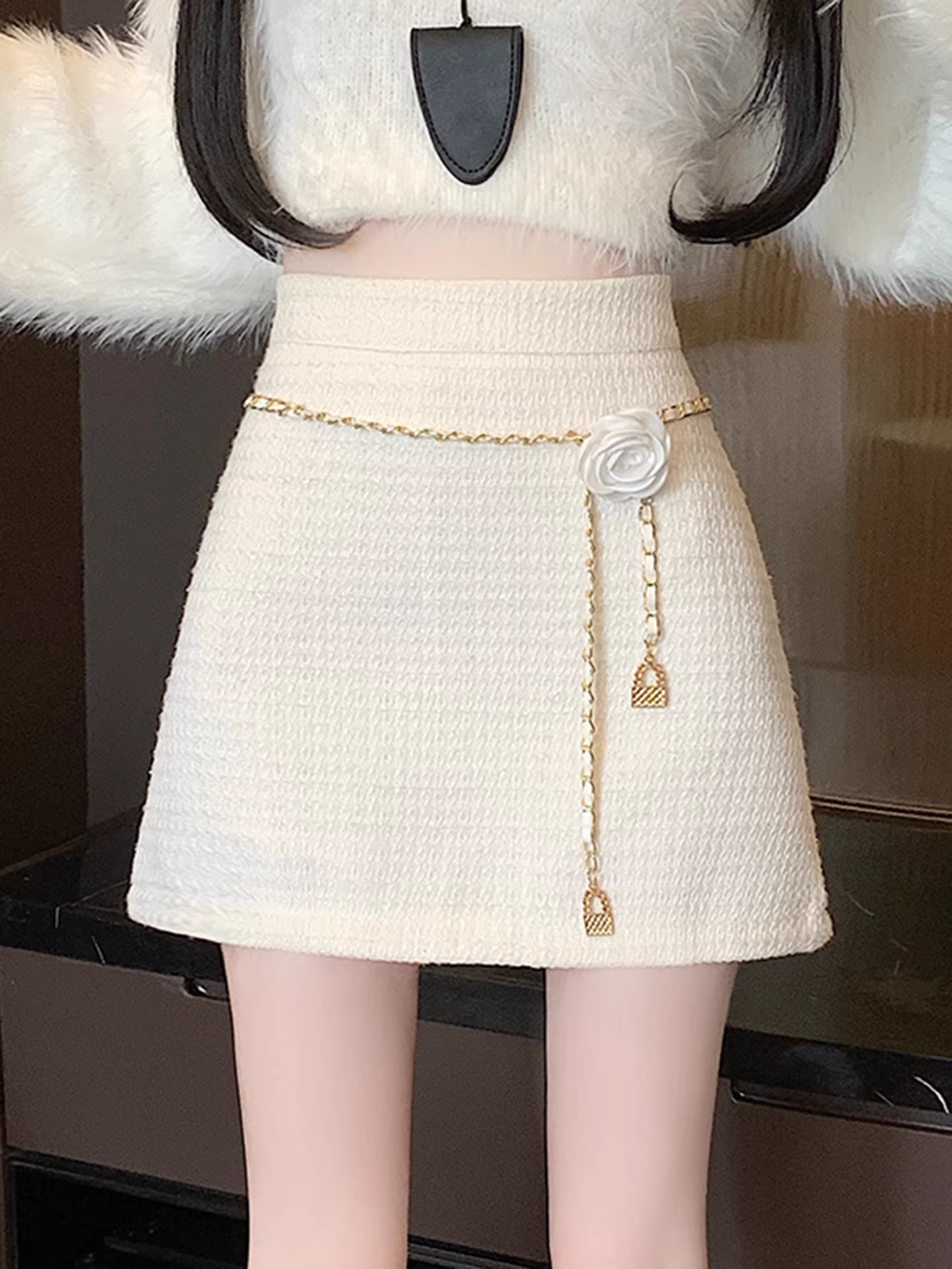 Váy len tweed La Chapelle dành cho nữ, kiểu mới thu đông 2025, dáng chữ A cao eo, kiểu dáng ôm sát, dành cho người nhỏ nhắn.