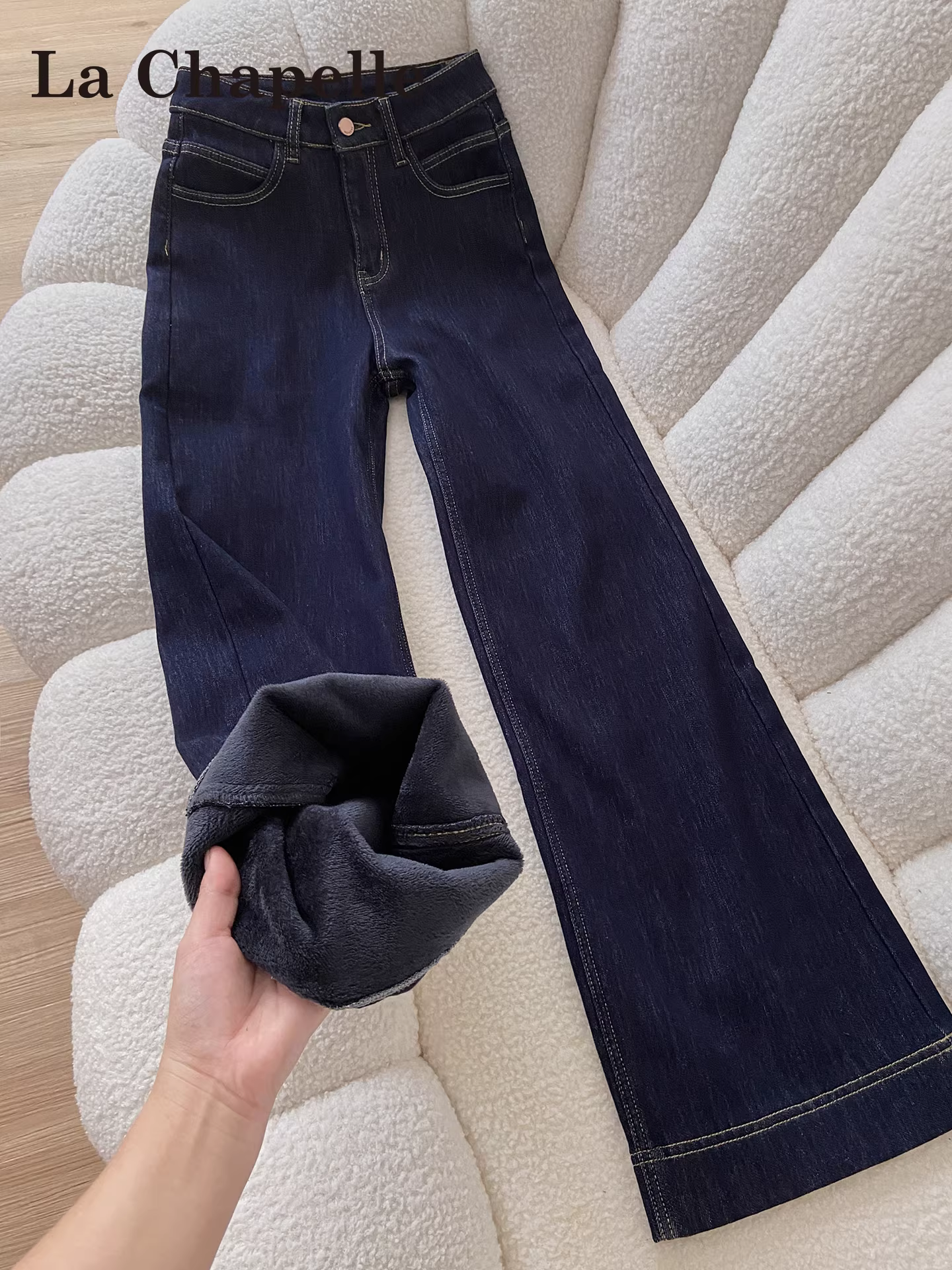 Quần jean xòe màu xanh đậm lót lông cừu La Chapelle dành cho nữ, mùa thu đông 2025, kiểu mới cạp cao, không bó sát