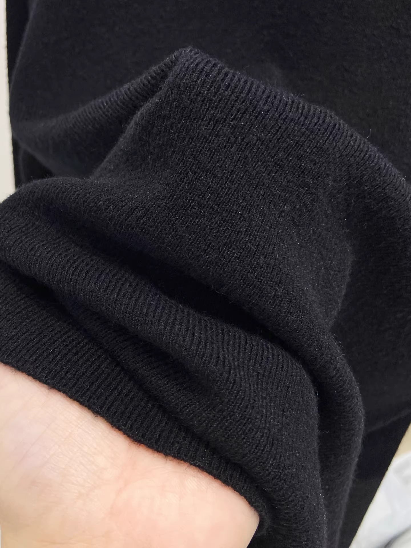 Áo len dệt kim phối ren cổ nửa cao màu đen La Chapelle dành cho nữ 2025 mới mùa thu đông dáng ôm