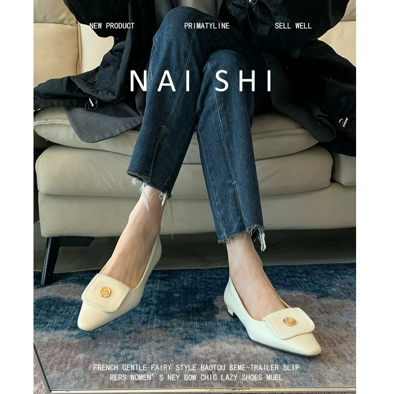 Phiên bản da cừu! Giày Mary Jane kiểu Chanel dành cho nữ với thiết kế độc đáo hình hoa trà, giày bệt kiểu Pháp mũi nhọn và phần mũi giày nông.
