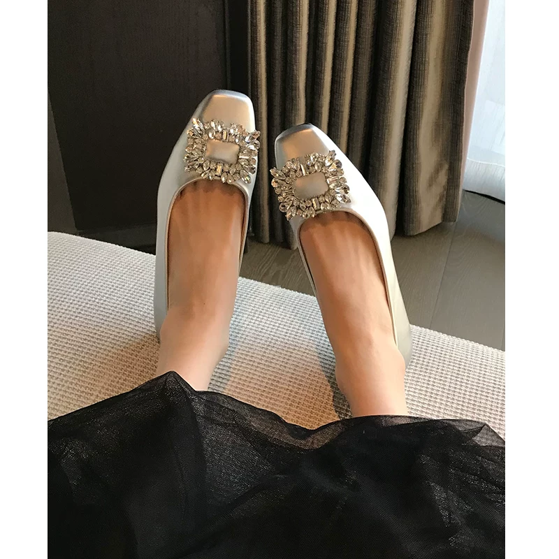 Phiên bản da cừu! Giày Mary Jane màu bạc đính đá phong cách Pháp thanh lịch dành cho nữ, kiểu dáng cổ tích, phù hợp với váy, giày đế bằng mũi vuông.