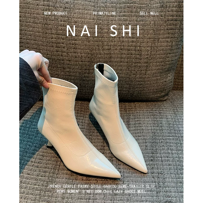 Phiên bản da cừu! Giày bốt cao gót mũi nhọn co giãn dành cho nữ, bốt ngắn màu trắng thanh lịch kiểu Pháp có khóa kéo phía sau, gót nhọn, bốt màu nude kiểu Hàn Quốc.