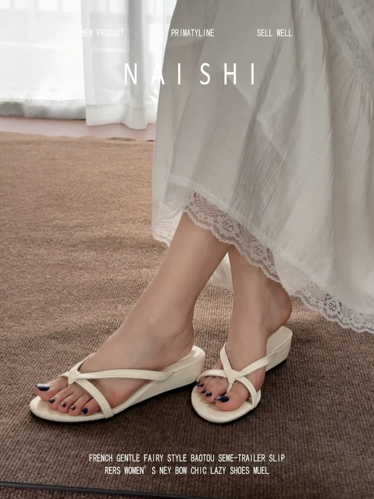 Phiên bản da cừu! Dép xỏ ngón màu trắng kiểu Pháp dành cho nữ, dép xỏ ngón đế dày đế xuồng thời trang và đơn giản với quai mảnh.