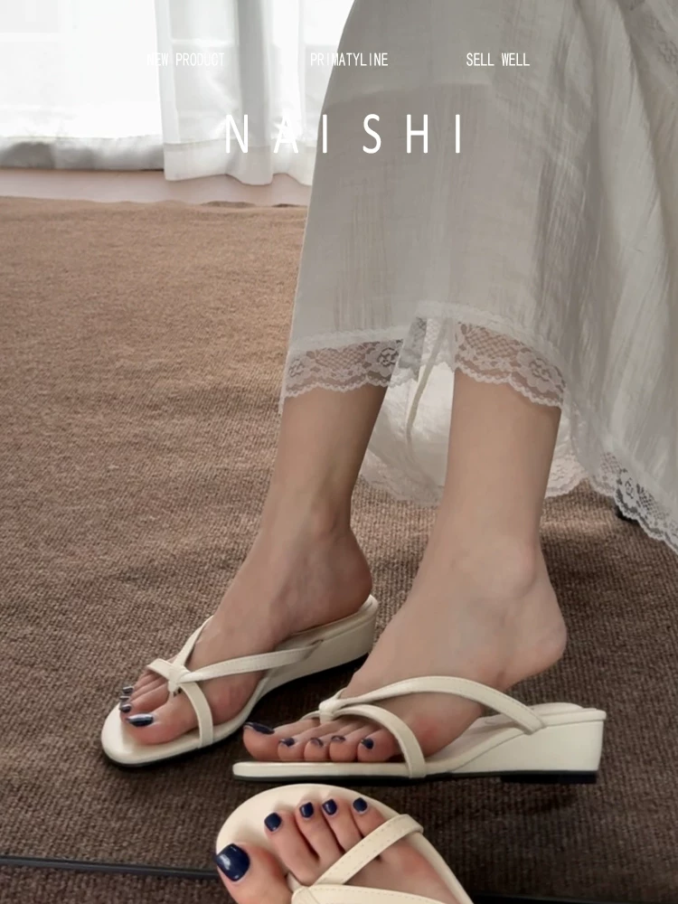 Phiên bản da cừu! Dép xỏ ngón màu trắng kiểu Pháp dành cho nữ, dép xỏ ngón đế dày đế xuồng thời trang và đơn giản với quai mảnh.