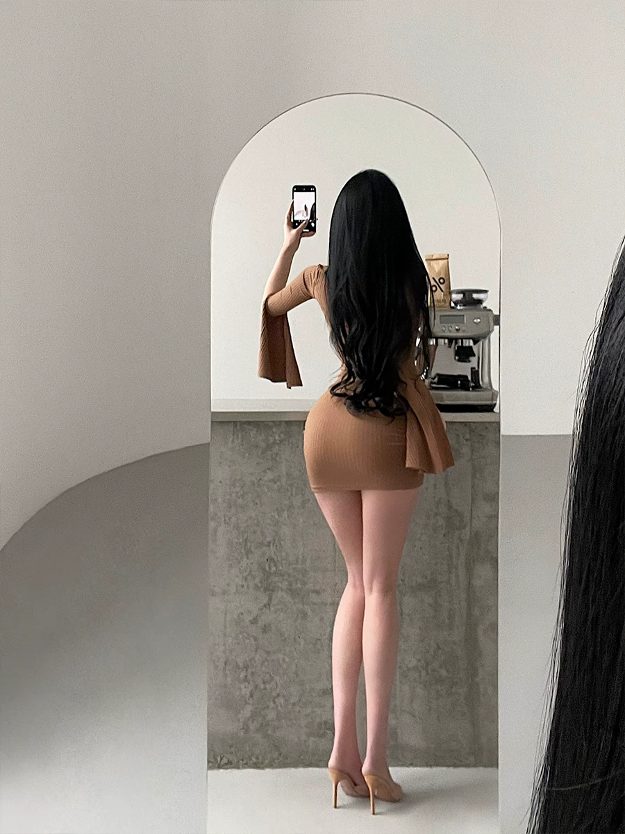 YoungGirlDay Pure Desire Váy ngắn cổ chữ V gợi cảm Slim Fit xẻ tà tay áo có gân Bodycon Váy ngắn.
