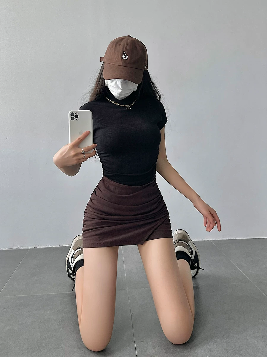 YoungGirlDay váy xếp ly không đều cạp cao gợi cảm với quần short an toàn, váy ngắn ôm sát co giãn.
