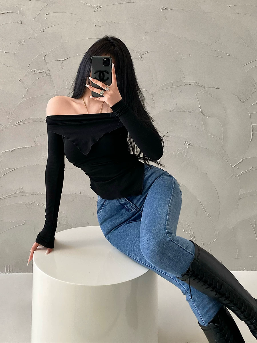 YoungGirlDay khao khát thuần khiết gợi cảm, áo thun trễ vai ôm sát, tay dài, viền chữ V, áo thun cơ bản