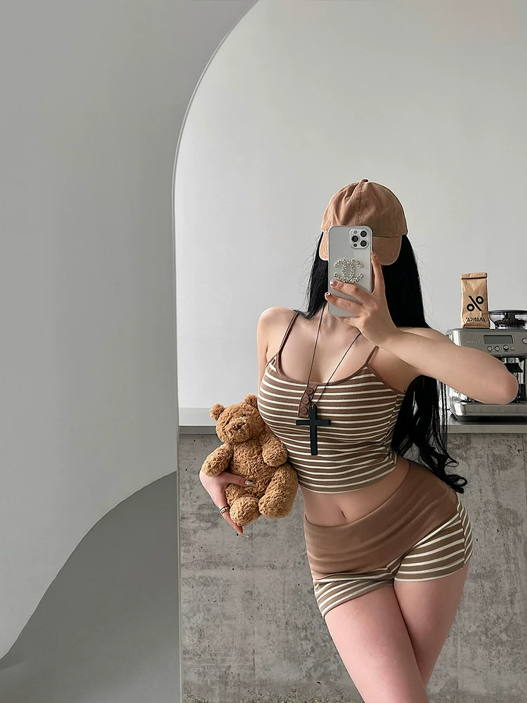 YoungGirlDay khao khát thuần khiết hot girl eo cao giảm béo hai lớp co giãn sọc quần short thể thao thông thường quần short nóng bỏng