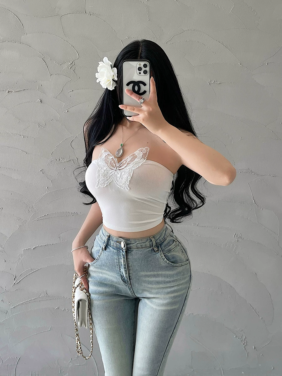 YoungGirlDay khao khát thuần khiết gợi cảm, áo crop top ngắn thêu ren hình bướm, áo ống ngắn.