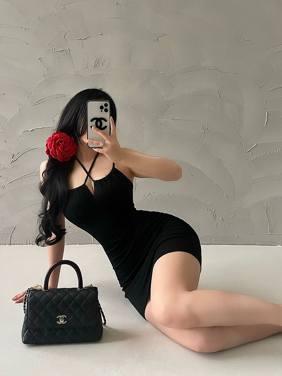 YoungGirlDay phong cách thuần khiết gợi cảm, ôm sát, có dây rút, xếp ly, váy ngắn có dây đeo spaghetti