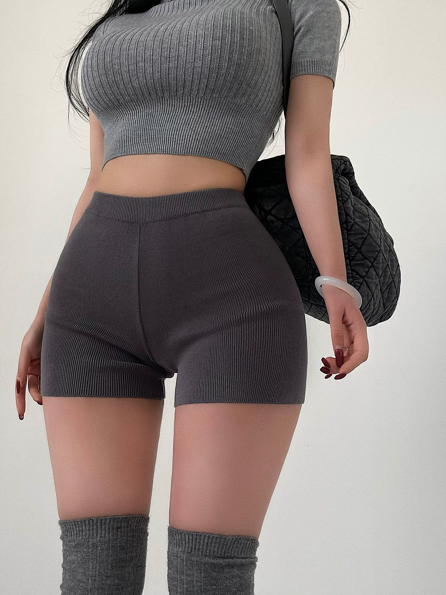 YoungGirlDay cô nàng nóng bỏng chân dài gợi cảm quần short thể thao cạp cao co giãn ôm sát hông gợi cảm quần short thể thao thông thường
