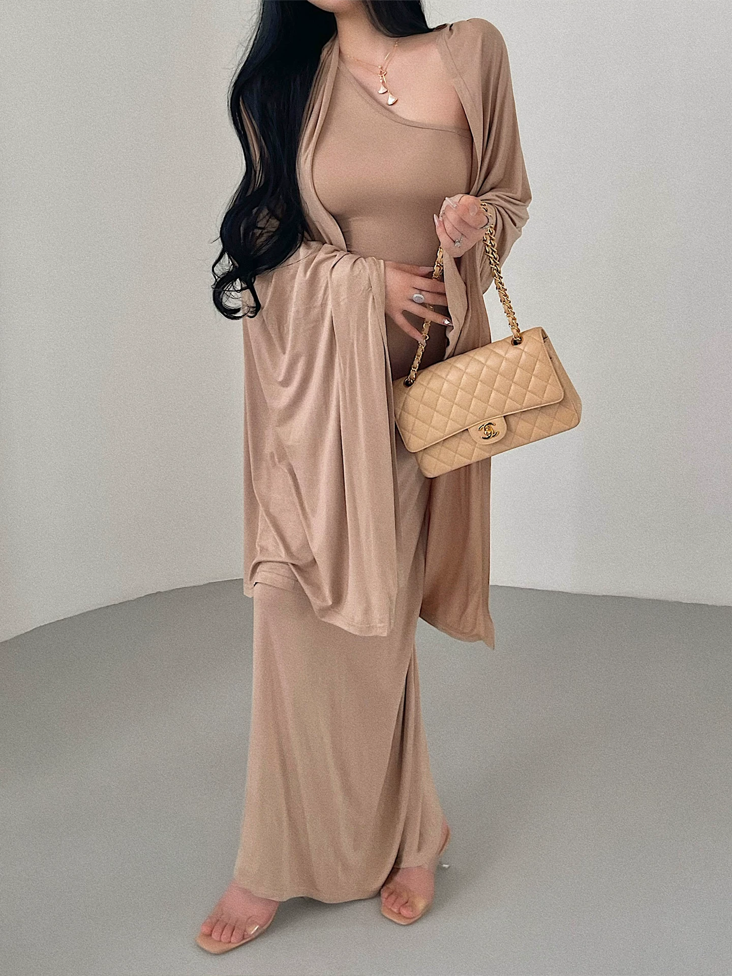 YoungGirlDay khao khát thuần khiết, cảm giác thư thái, váy một vai, váy dài, phong cách đa năng, bộ áo khoác cardigan khăn choàng lớn