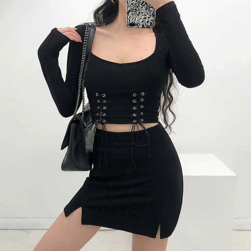 YoungGirlDay Váy chữ A ôm sát eo cao gợi cảm phong cách Âu Mỹ với thiết kế xẻ tà hai bên và ôm sát hông.