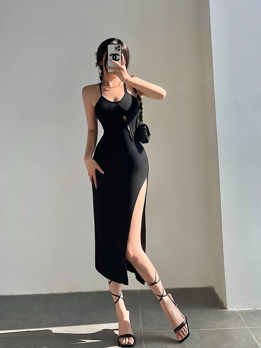 YoungGirlDay váy dây đeo vai dài vừa phải, hở lưng gợi cảm, xẻ tà cao, ôm sát hông, ôm sát hông