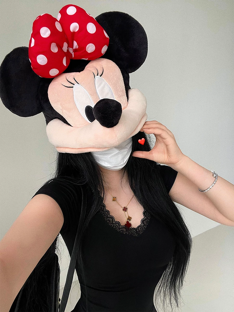 Áo thun crop top ngắn tay, cổ chữ V, viền ren, ôm sát, ngọt ngào và thanh lịch của YoungGirlDay, lộ rốn và tay áo ngắn.