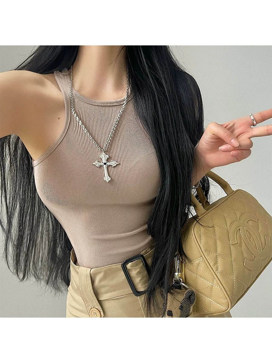 Áo liền quần kiểu tank không tay, ôm sát, co giãn, cổ tròn gợi cảm của YoungGirlDay
