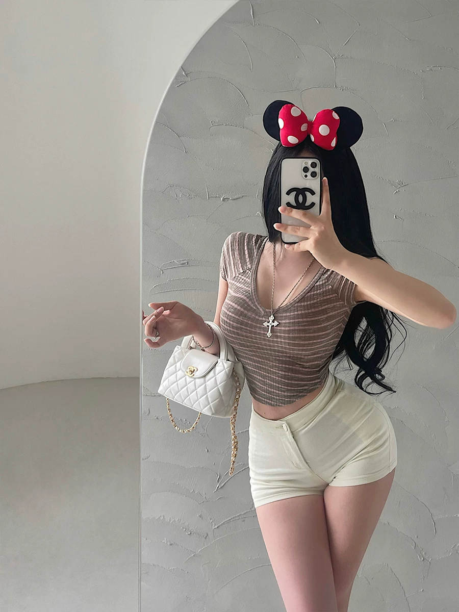 YoungGirlDay Áo thun ngắn tay sọc ngắn cổ chữ V gợi cảm ôm eo thon gọn
