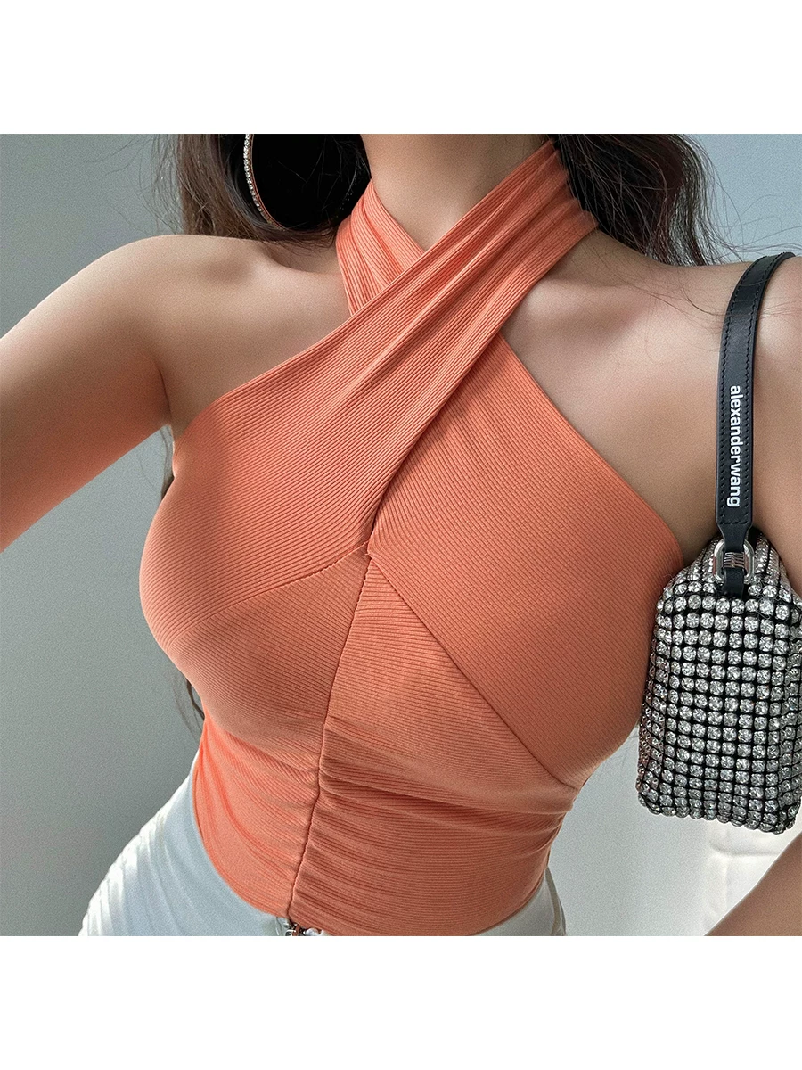 Áo crop top ngắn bó sát, xếp ly, cổ halter chéo, gợi cảm, phong cách YoungGirlDay.