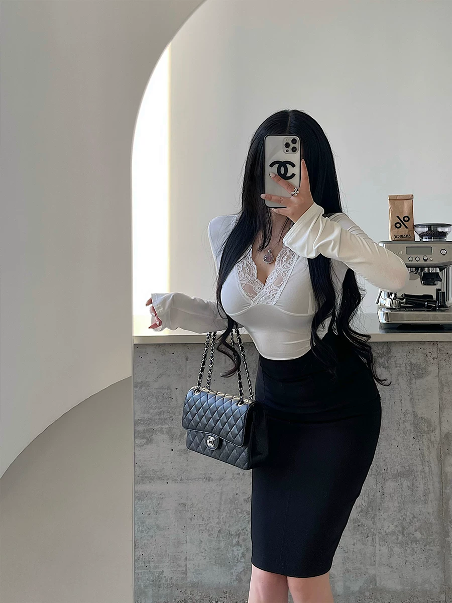 YoungGirlDay pure Desire vibe sexy deep V slim fit ren chắp vá áo thun dài tay cơ bản