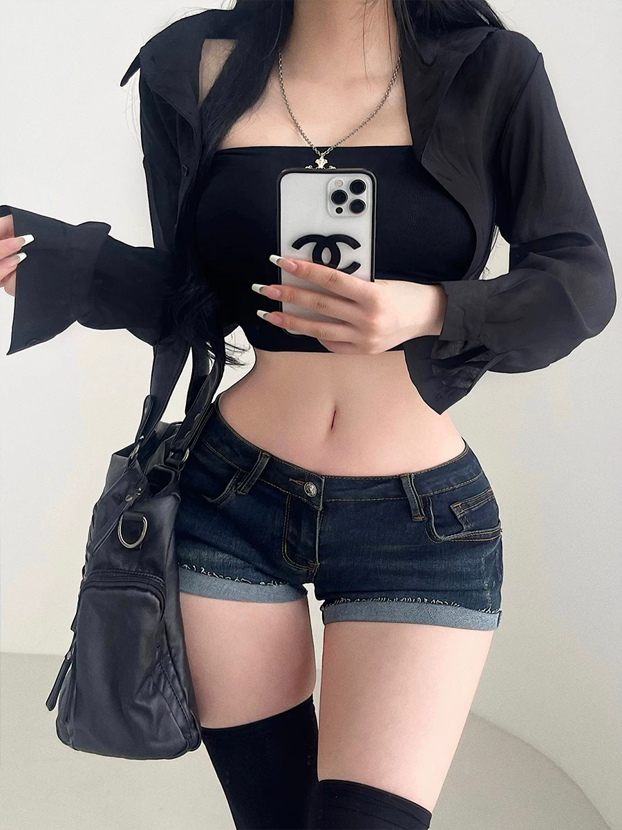 YoungGirlDay Quần short denim dài đến đùi kiểu Mỹ gợi cảm, cạp thấp, ôm sát hông, viền cuộn, tôn dáng cho nữ.