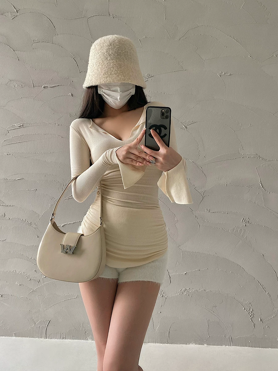 YoungGirlDay khao khát thuần khiết gợi cảm cổ chữ V ôm sát viền cong áo sơ mi dài tay áo thun dài tay