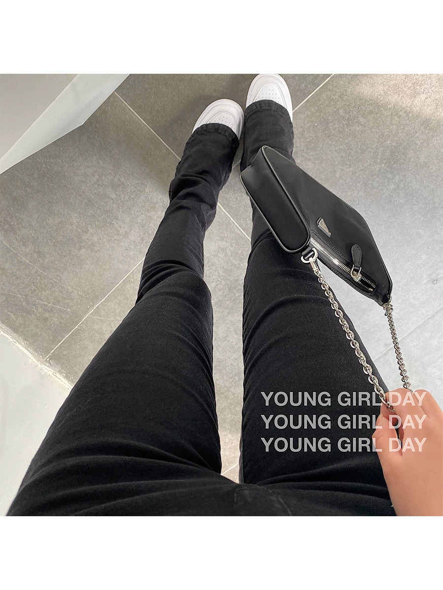 Quần jeans ống loe ôm sát cạp cao YoungGirlDay2025 mới giúp chân trông dài hơn và dài đến gót chân.
