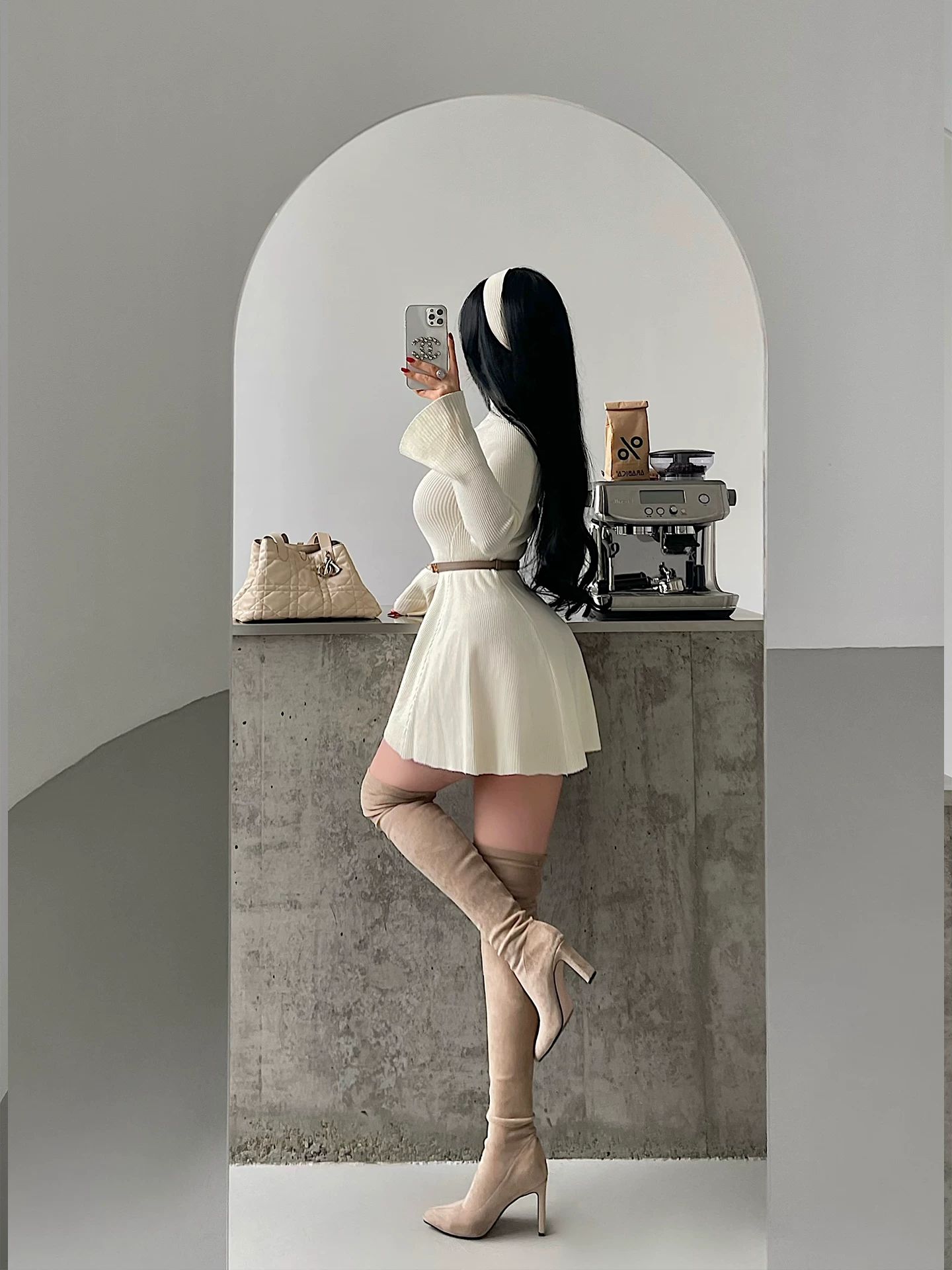 YoungGirlDay khao khát thuần khiết phong cách nhẹ nhàng cổ đứng dáng ôm vừa vặn xếp ly viền tay dài váy dệt kim váy ngắn