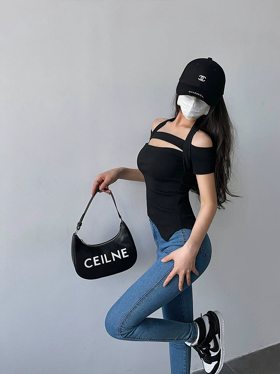 YoungGirlDay Pure Desire Gợi cảm Slim Fit Off-Shoulder Cutout Viền bất đối xứng Tay áo ngắn cổ áo thun cổ yếm hàng đầu