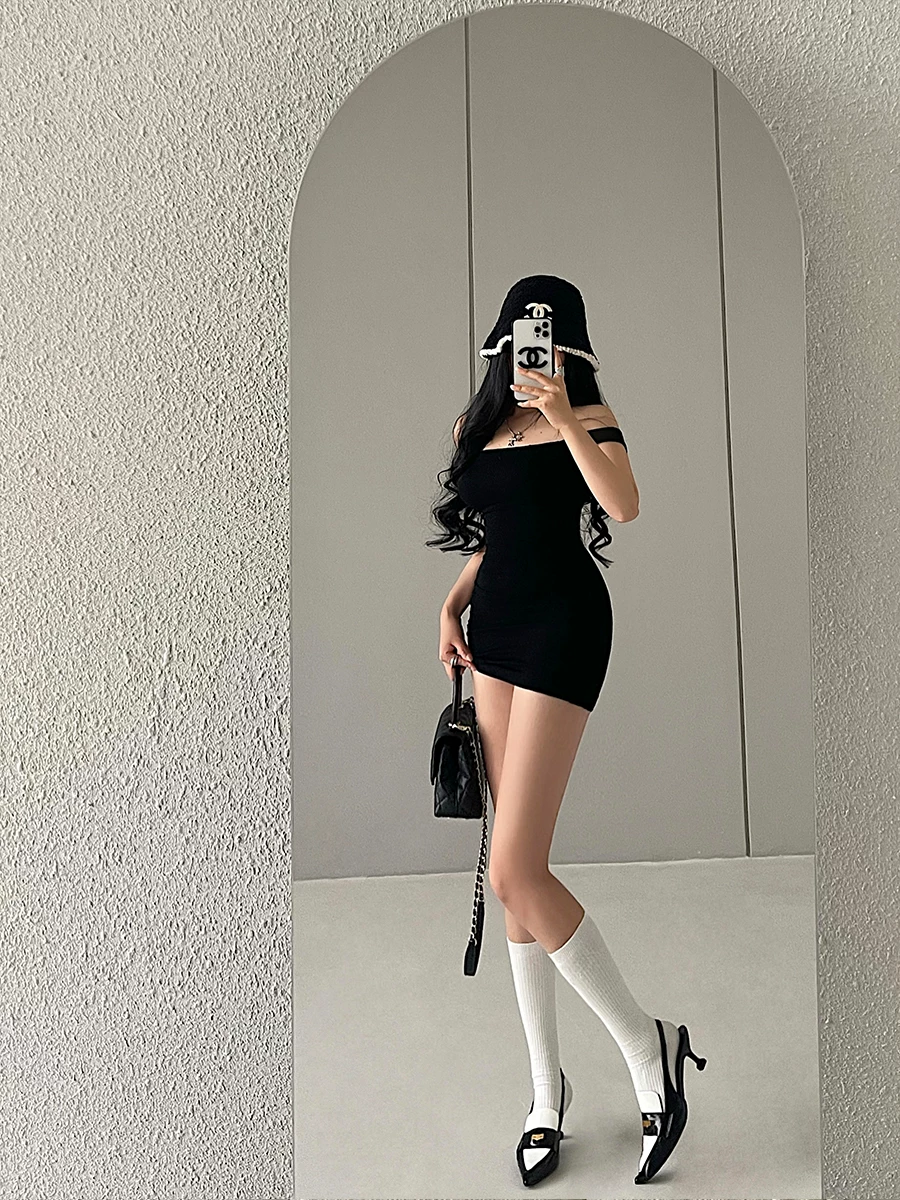 YoungGirlDay phong cách thuần khiết gợi cảm, ôm sát cơ thể, màu trơn, co giãn, đầm ngắn có dây đeo lệch vai