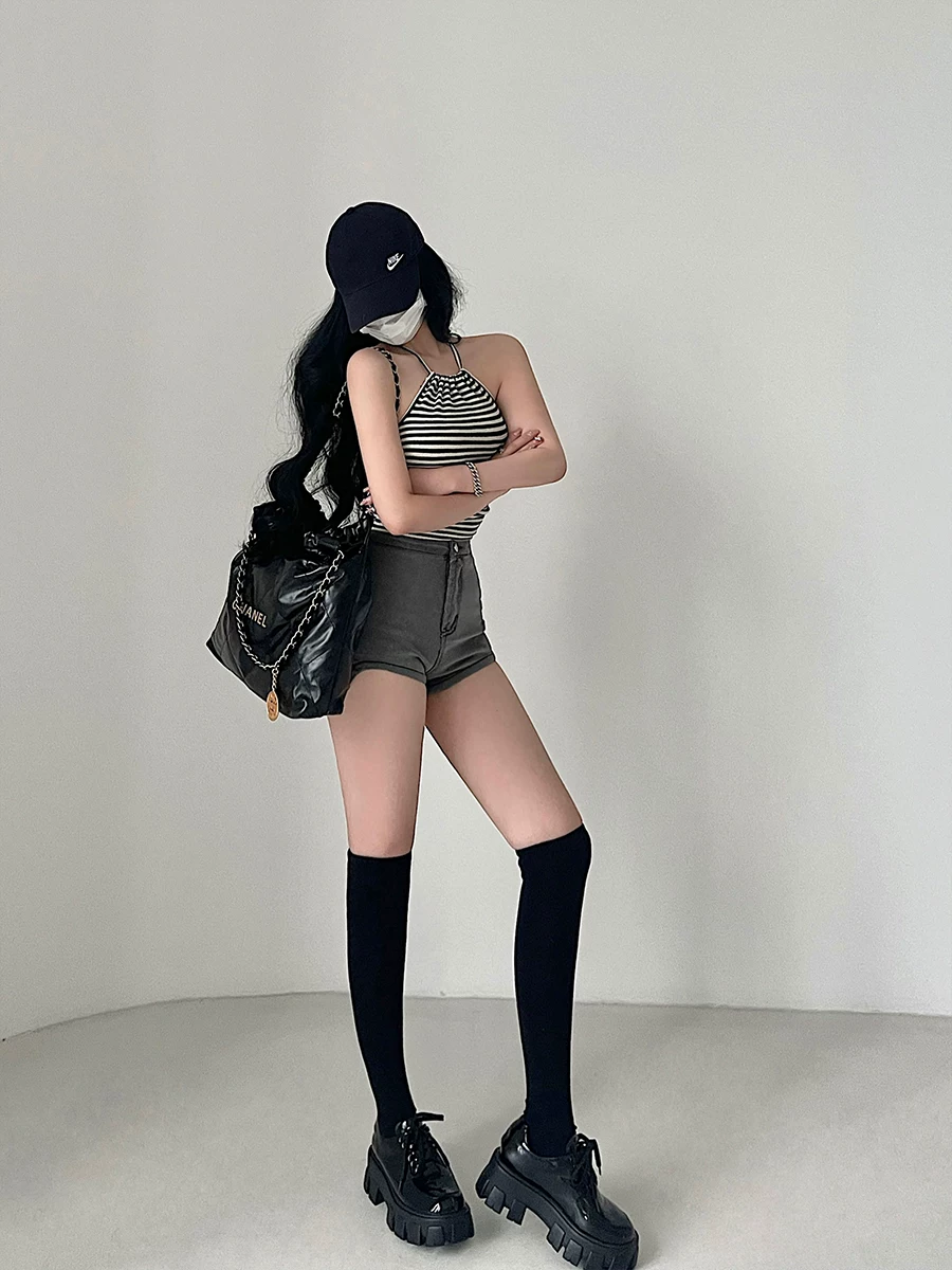 YoungGirlDay quần short denim ôm sát hông, cạp cao, gợi cảm, không đều, hình vòng cung, tôn dáng, quần short denim ôm sát hông