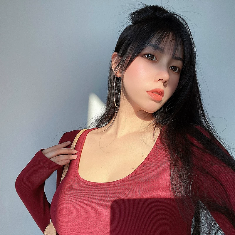 YoungGirlDay Áo crop top ngắn ôm sát phong cách Âu Mỹ gợi cảm với cổ tròn thấp và áo thun dài tay co giãn.