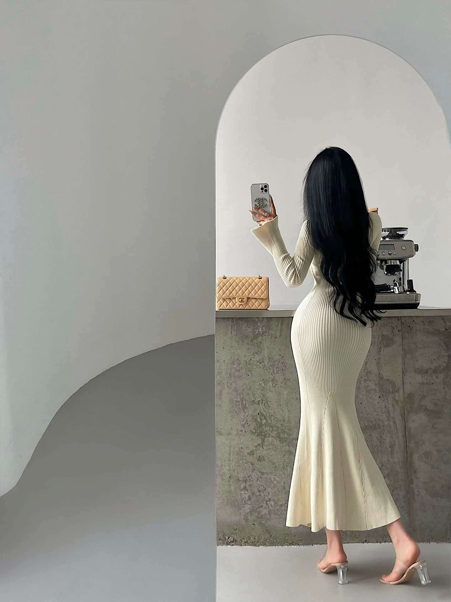YoungGirlDay kiểu Trung Quốc mới, cổ đứng, cài cúc, tay loe, kiểu qipao, đầm dài đuôi cá dệt kim ôm sát.