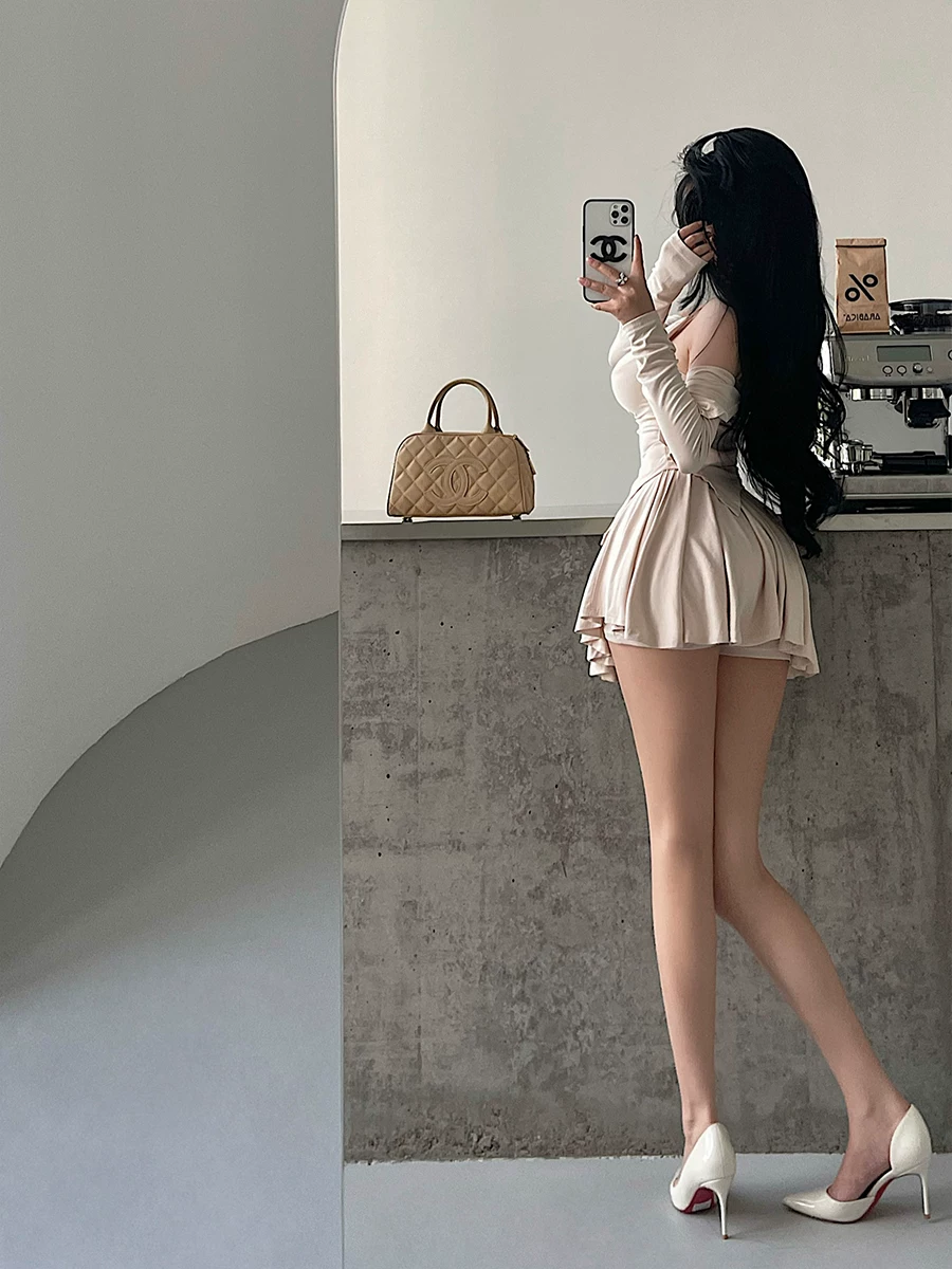 YoungGirlDay khao khát thuần khiết phong cách cô gái ngọt ngào áo yếm cổ xòe áo cardigan dài tay chống lộ hàng, bộ váy xếp ly xếp ly