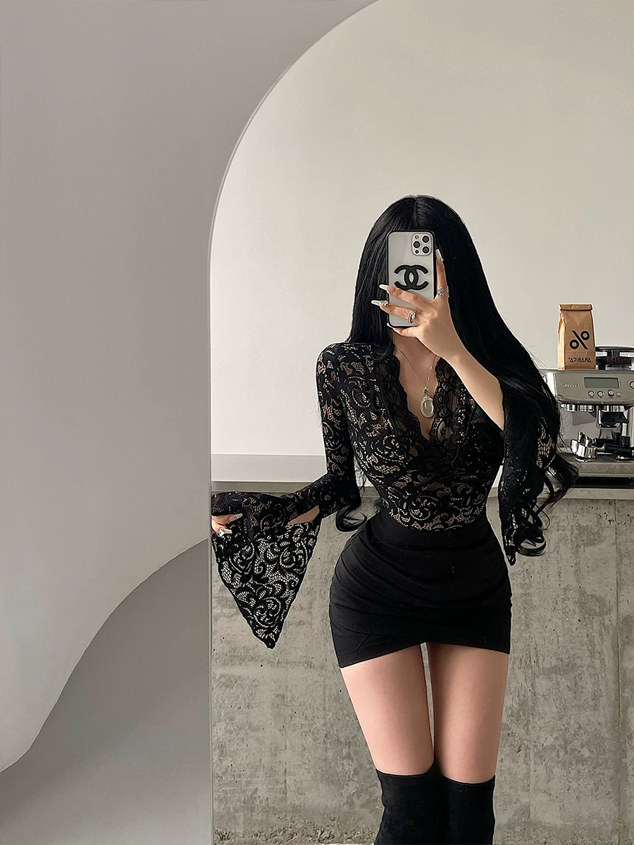 YoungGirlDay Pure Desire Atmosphere Gợi cảm Deep V Slim Fit Tay áo dài xòe có ren rỗng