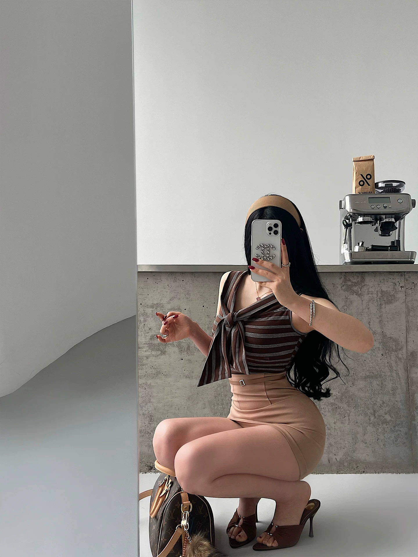 YoungGirlDay Pure Desire Áo thun không tay sọc ngang cổ chữ V gợi cảm có thể mặc nhiều kiểu dáng Slim Fit.