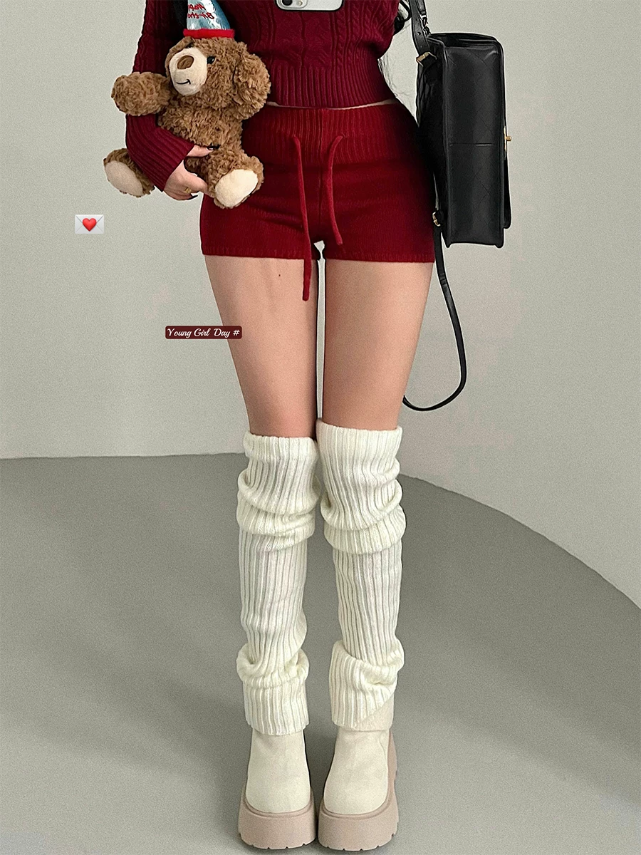 YoungGirlDay Năm mới và Giáng sinh ngọt ngào và cá tính theo phong cách hot girl, quần short len dệt kim co giãn bó sát có dây rút