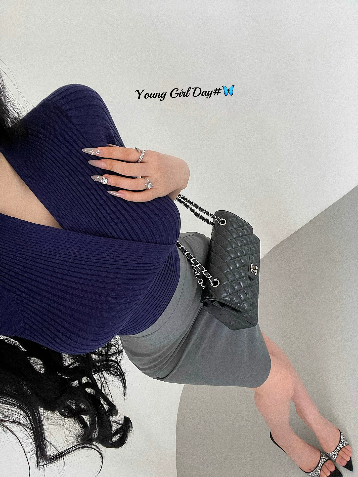YoungGirlDay phong cách thuần khiết gợi cảm hot girl cổ chữ V gợi cảm ôm sát eo thon gọn áo thun dệt kim tay ngắn