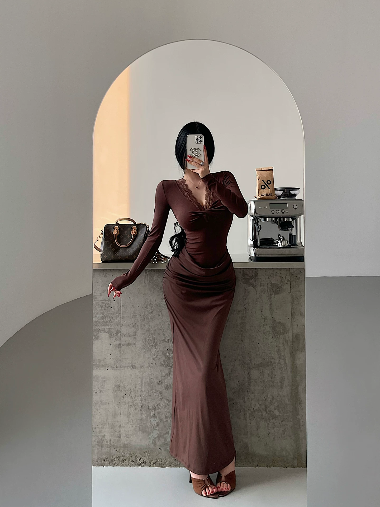YoungGirlDay Pure Desire Style Váy dài ôm sát cổ chữ V gợi cảm phối ren thắt nút nâng ngực.